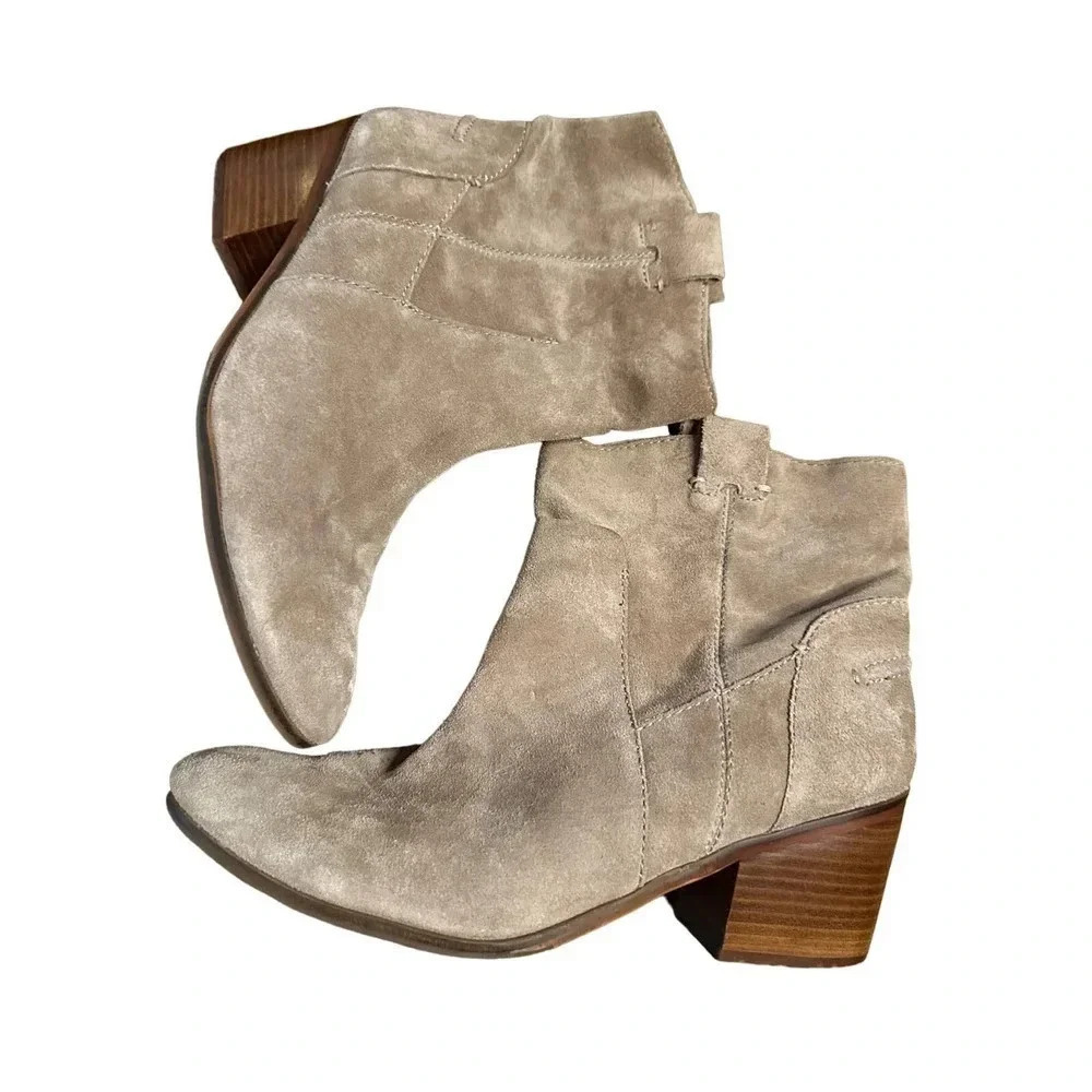 Vince Camuto N1561 Women's Tan Round Toe Suede Heel Bootie Size 12M